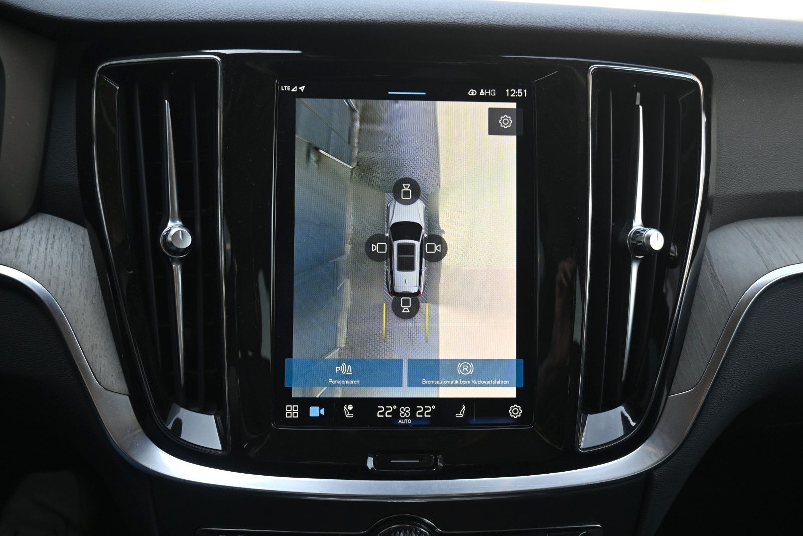 Fahrzeugabbildung Volvo V60 B4  Diesel Plus Dark *H&K*LED*360*LED*FSHZG