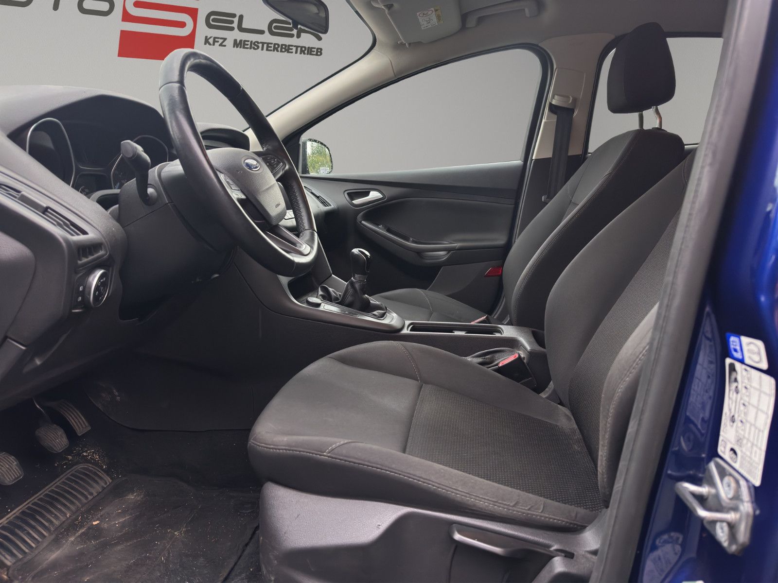 Fahrzeugabbildung Ford Focus Lim. Trend