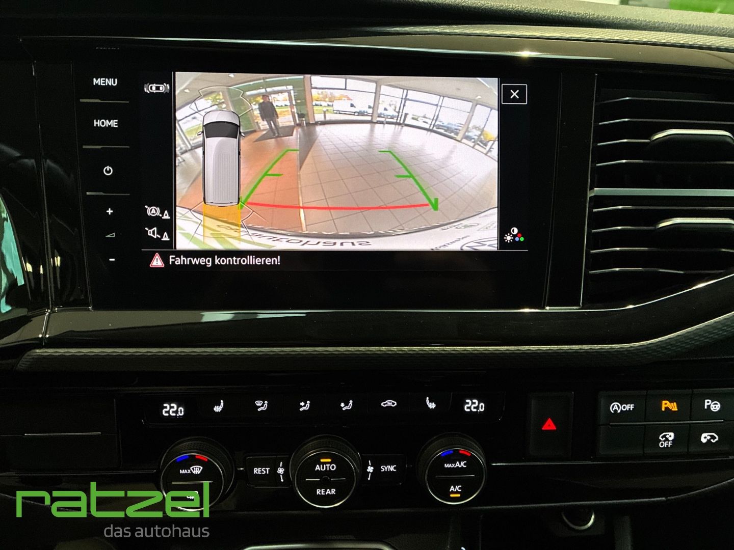 Fahrzeugabbildung Volkswagen T6.1 Multivan 2.0 TDI Gen Six AHK+Navi+Digi.Tach