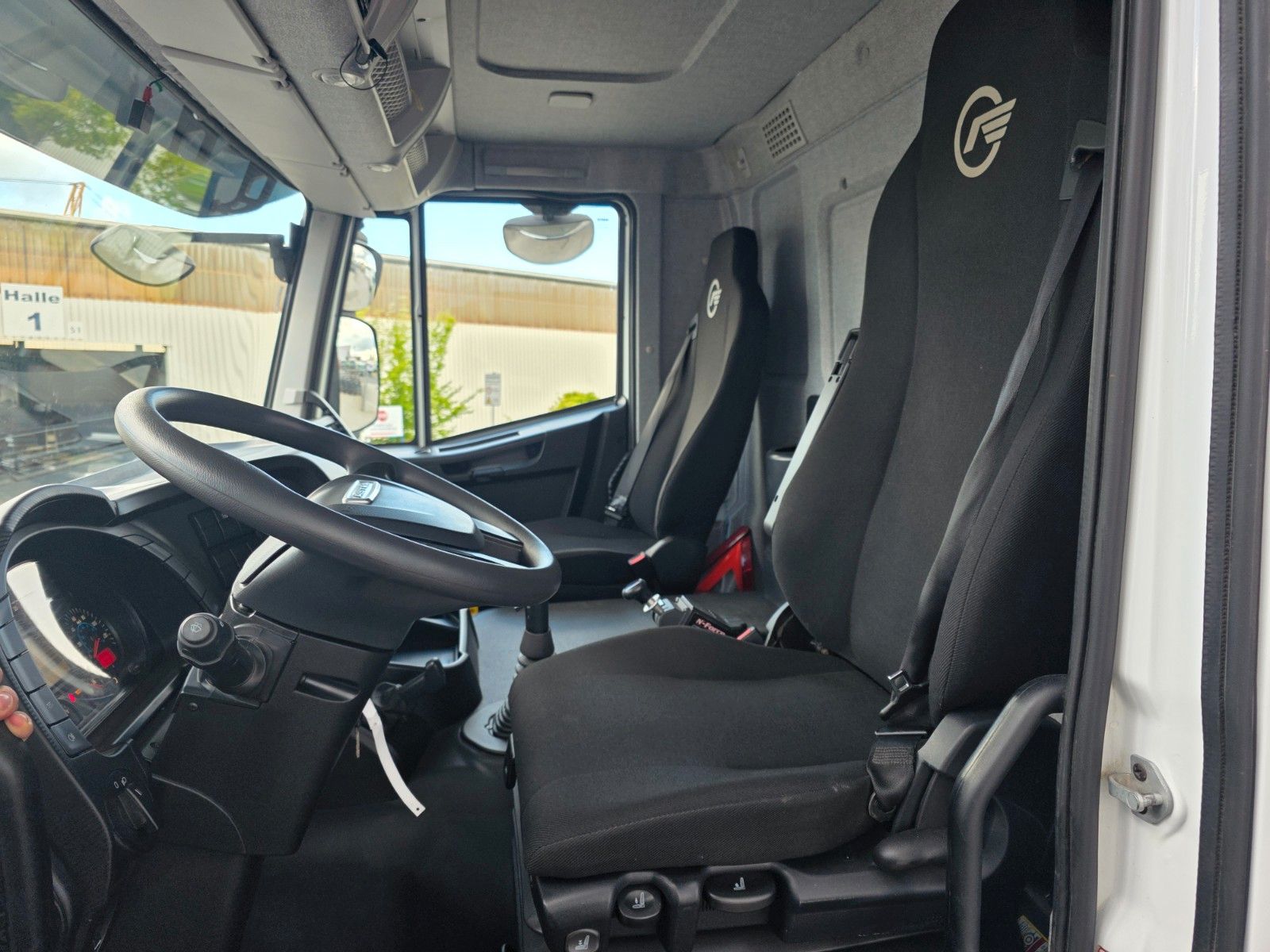Fahrzeugabbildung Iveco Astra HD9 84.50-80 8x4 Muldenkipper Schalter