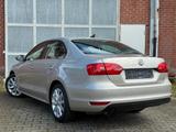 Volkswagen Jetta VI Highline, Scheckheft, 8Fach - Volkswagen Jetta: Limousine