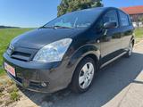 Toyota Corolla Verso 1.8 Executive*KLIMA*7-SITZE*ALU* - Toyota Corolla Verso: Executive