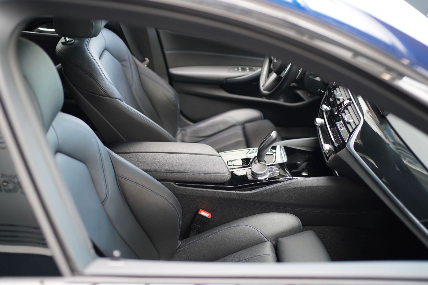 Fahrzeugabbildung BMW 530i M Sport +HeadUp+Komfortzugang+AHK+Laserlich