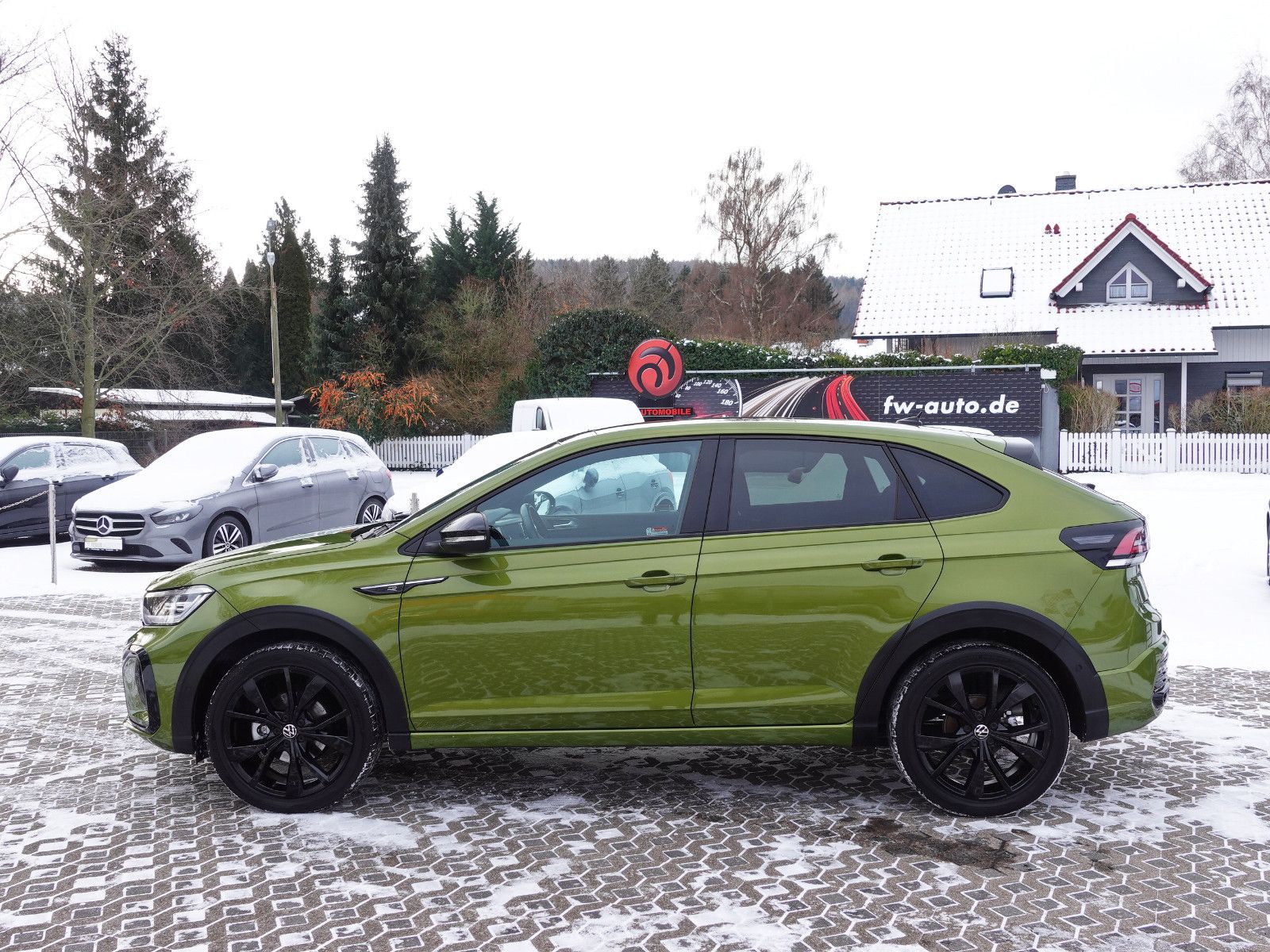 Fahrzeugabbildung Volkswagen Taigo 1.5 TSI DSG R-Line Black Style AHK Assist