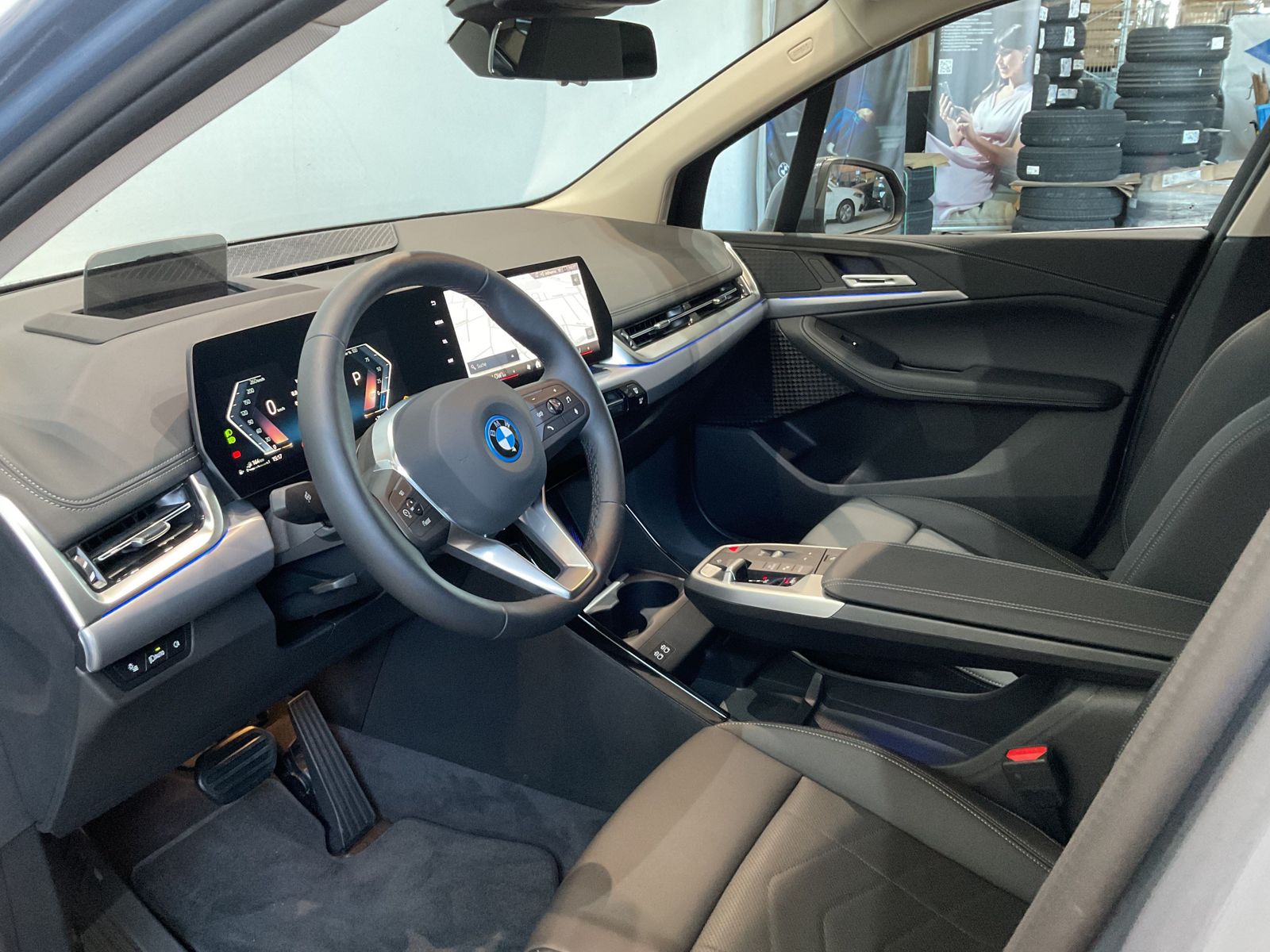 Fahrzeugabbildung BMW 230e xDrive |Aktivsitz |Komfortzugang |Head-Up D