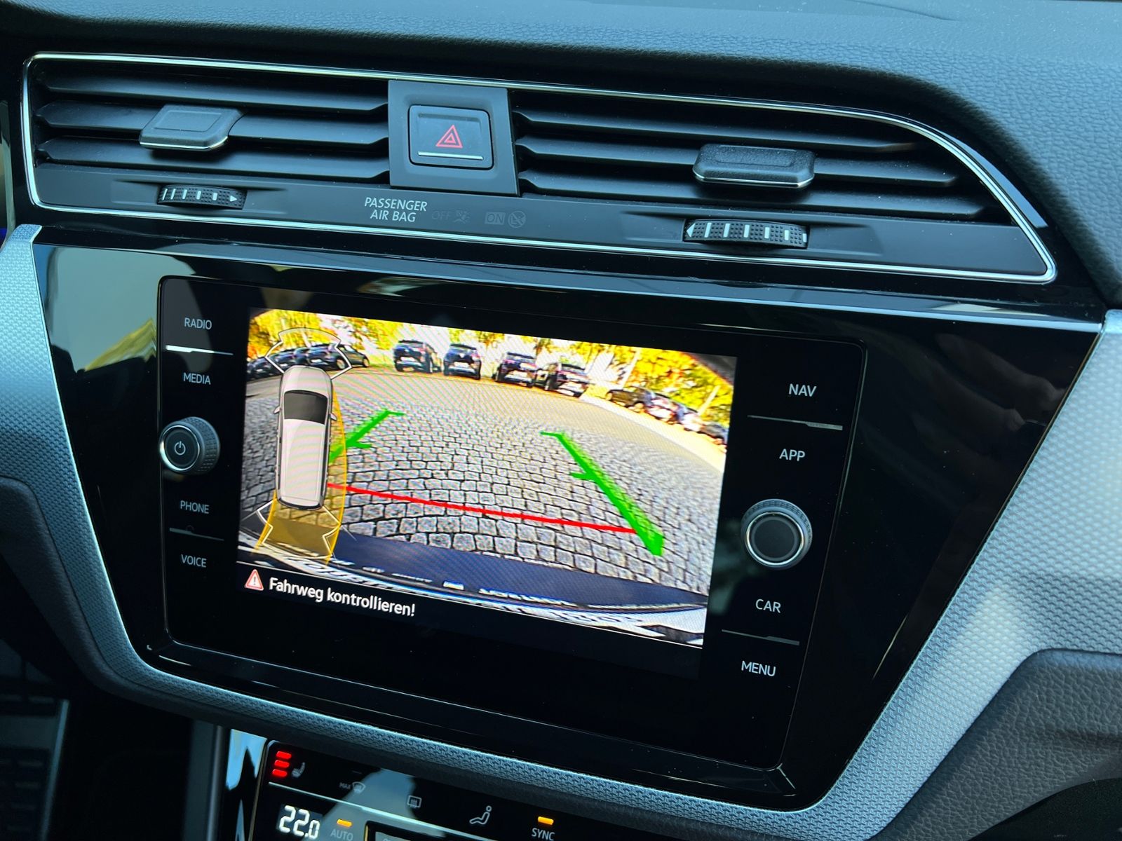 Fahrzeugabbildung Volkswagen Touran Goal 1.5 TSI DSG *AHK, ACC, Kamera, 17''-