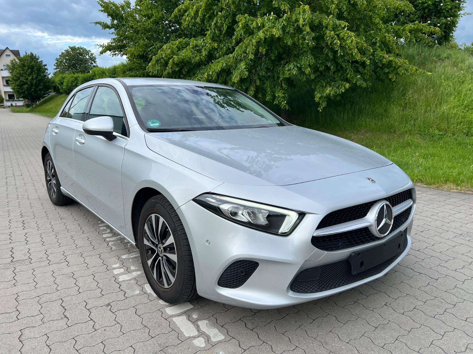 Mercedes-Benz A 200*MBUX*BURMESTER*SPUR-PKT*TOTWNKL*CRPLAY*LED