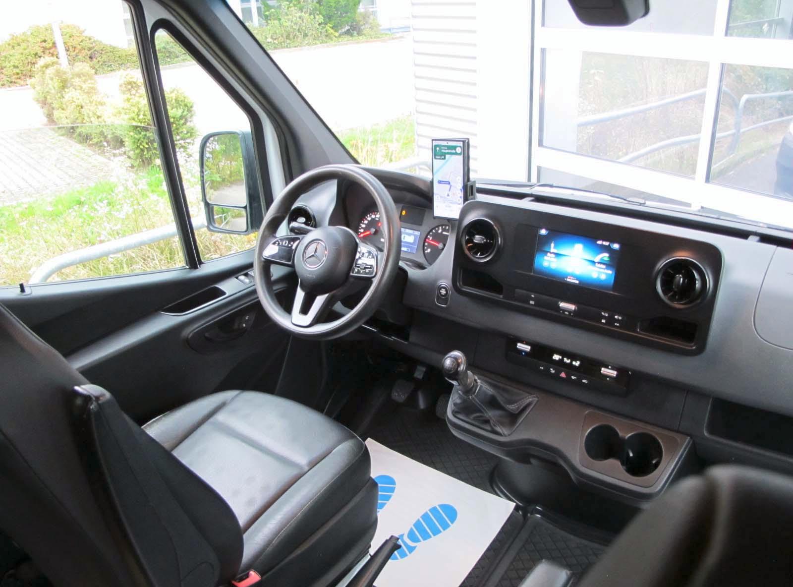 Mercedes-Benz Sprinter III Pritsche DoKa 214