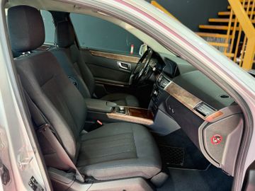 Mercedes E 200 - 9