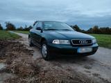 Audi a4 b5 1.8 - Audi A4 aus 1995 mit Benzin-Antrieb: Limousine
