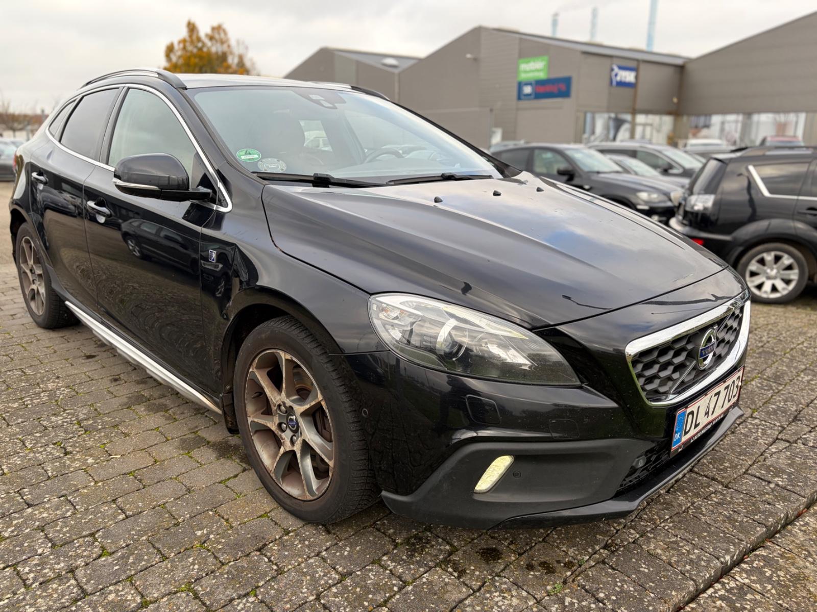 Volvo V40 Cross Country 2015 — вигляд ззаду