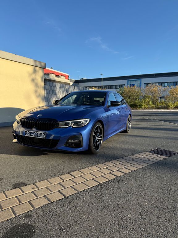 Image of BMW 330