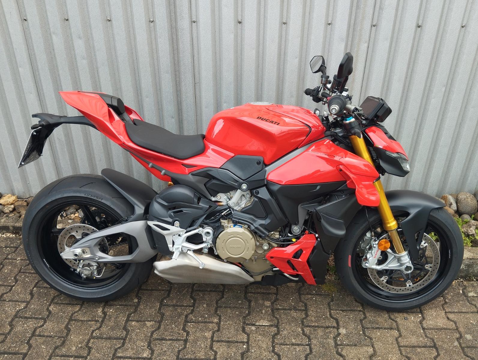 Ducati Streetfighter V4 S