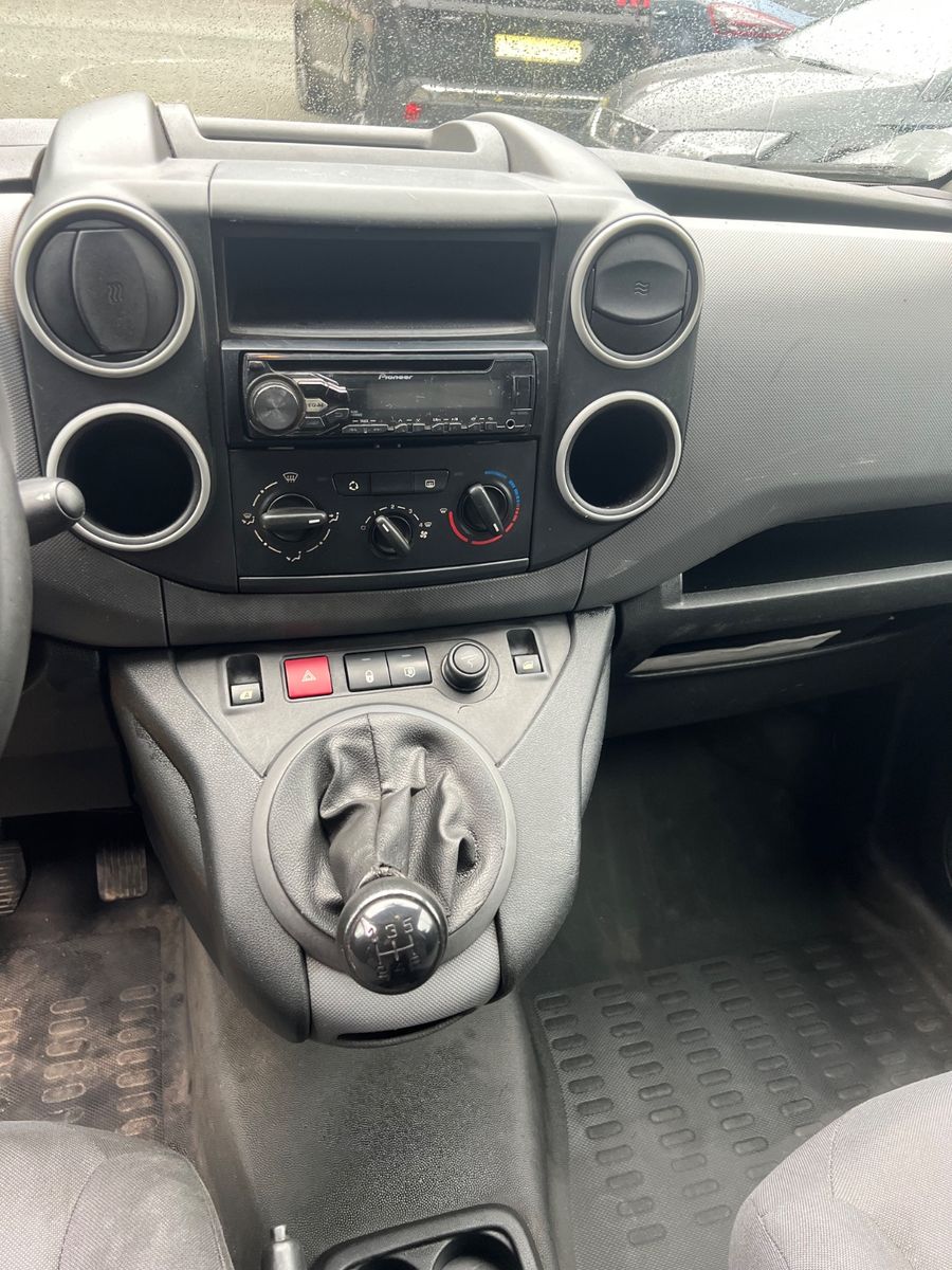 Fahrzeugabbildung Citroën Berlingo Kasten Niveau A L1 * 1.HAND *
