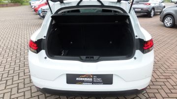 Renault Megane IV Intens 1.3 TCe 140 PS mit Winterpaket 