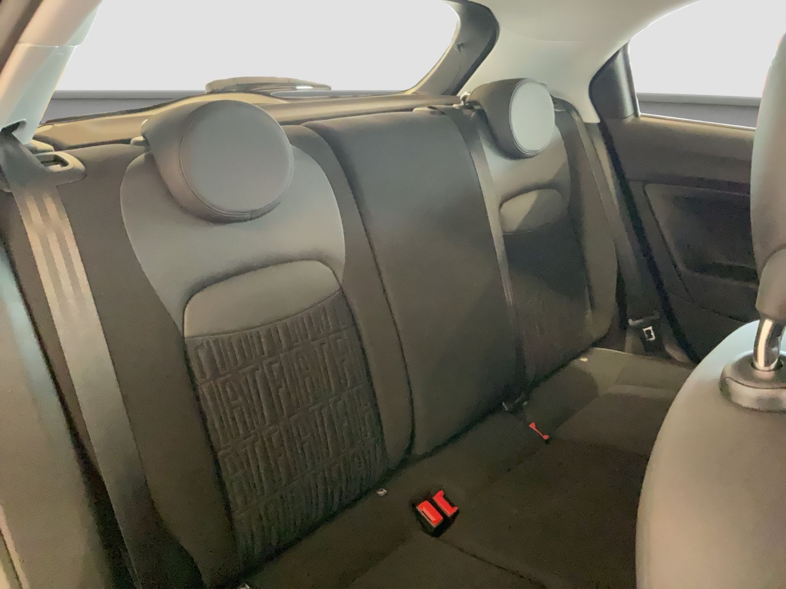 Fahrzeugabbildung Fiat 500X Hybrid 1.5 GSE 96 kW 8-Fach bereift