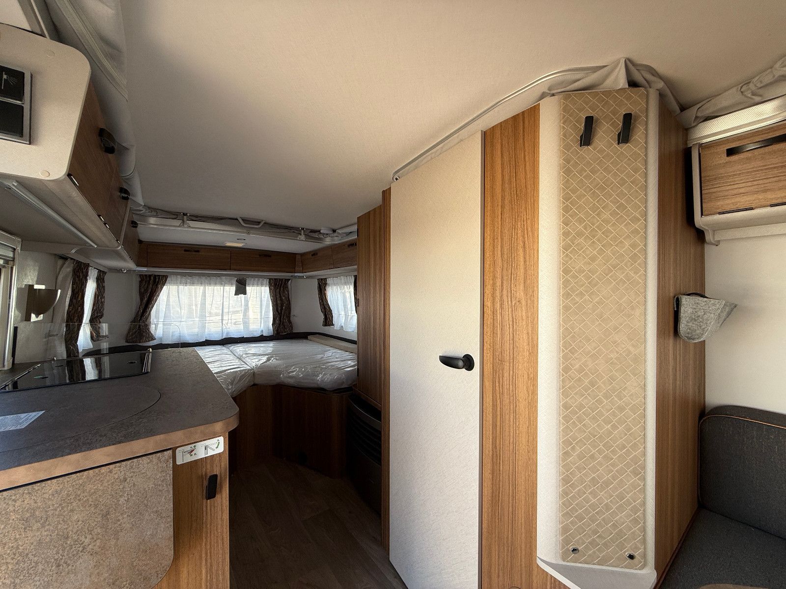 Fahrzeugabbildung HYMER / ERIBA / HYMERCAR Touring 542 - Legend- 5.784€ sparen !!!