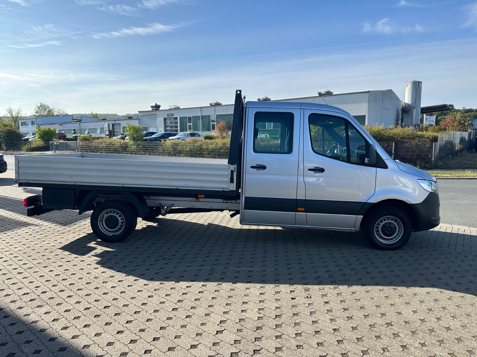 Fahrzeugabbildung Mercedes-Benz Sprinter III PritscheDoKa RWD317/7Sitze/Navi/AHK