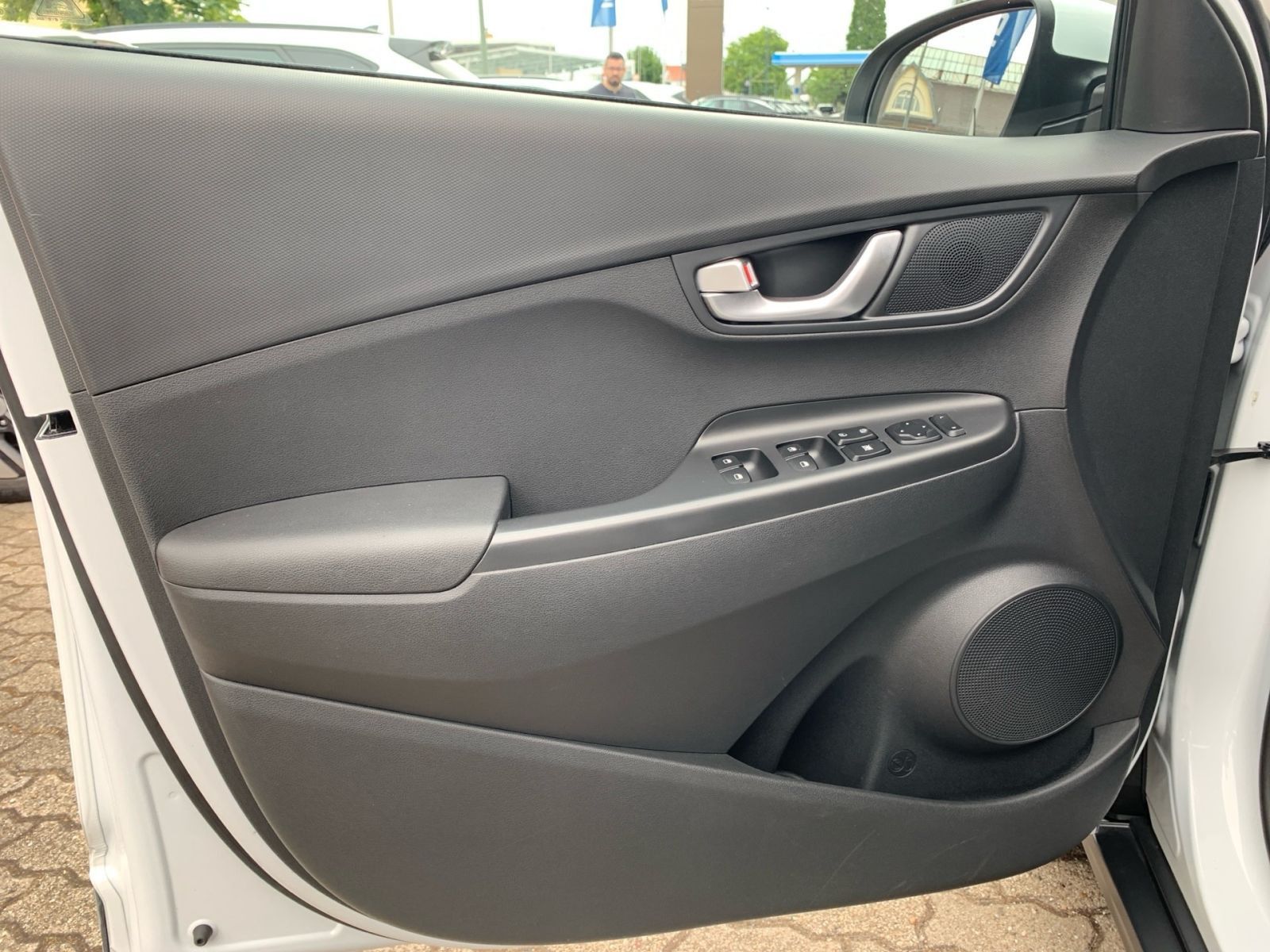 Fahrzeugabbildung Hyundai KONA Select Elektro 11 kW OBC Sitzheizung