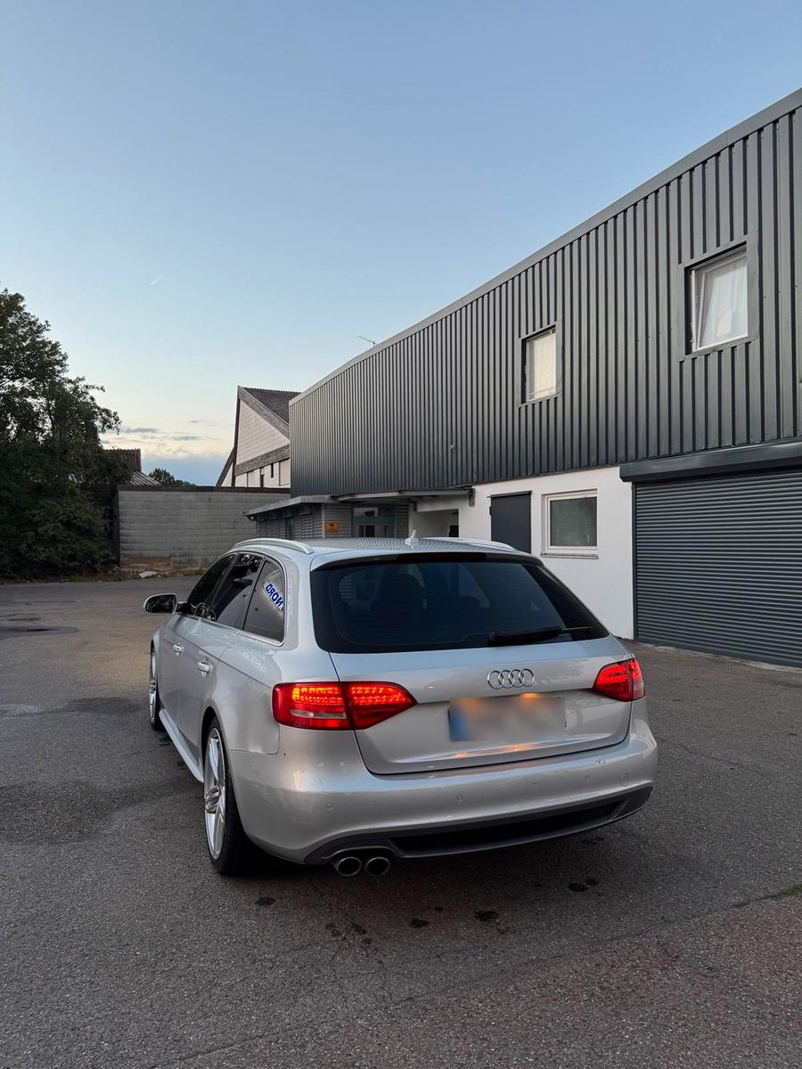 Audi A4 2010 — photo 5
