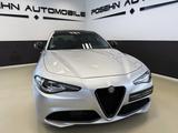 Alfa Romeo Giulia 2.0 Turbo 16V AT8 Super Xenon Navi Leder  - Alfa Romeo Giulia: mit Apple Carplay