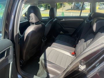 Volkswagen Golf - 8