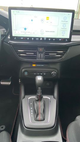 Fahrzeugabbildung Ford Focus Turnier ST-Line X, Styling*PANO*Matrix-LED