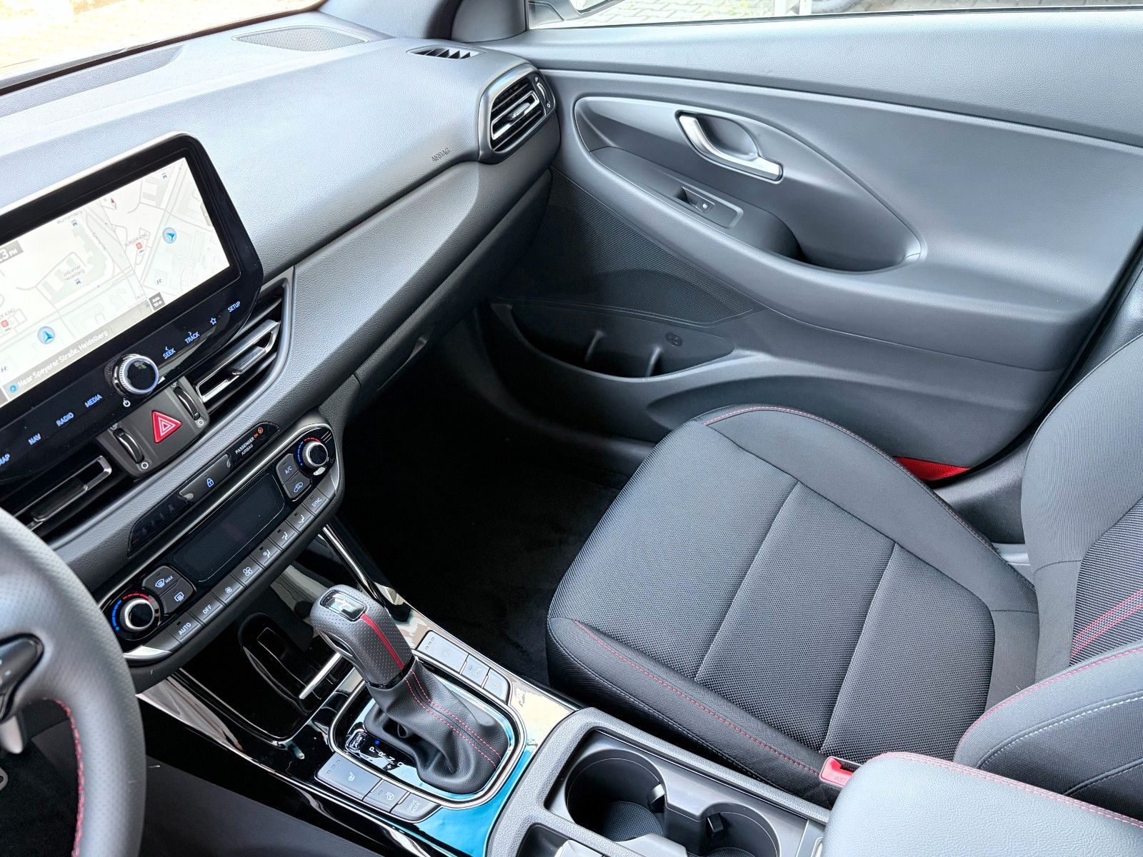 Fahrzeugabbildung Hyundai i30 1.6 T-GDI N Line Kamera,LED,Navi,Pano,SHZ,SD