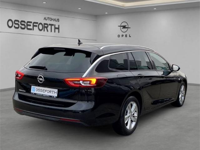 Opel Insignia Sports Tourer Elegance 1.5D MT LED+NAVI