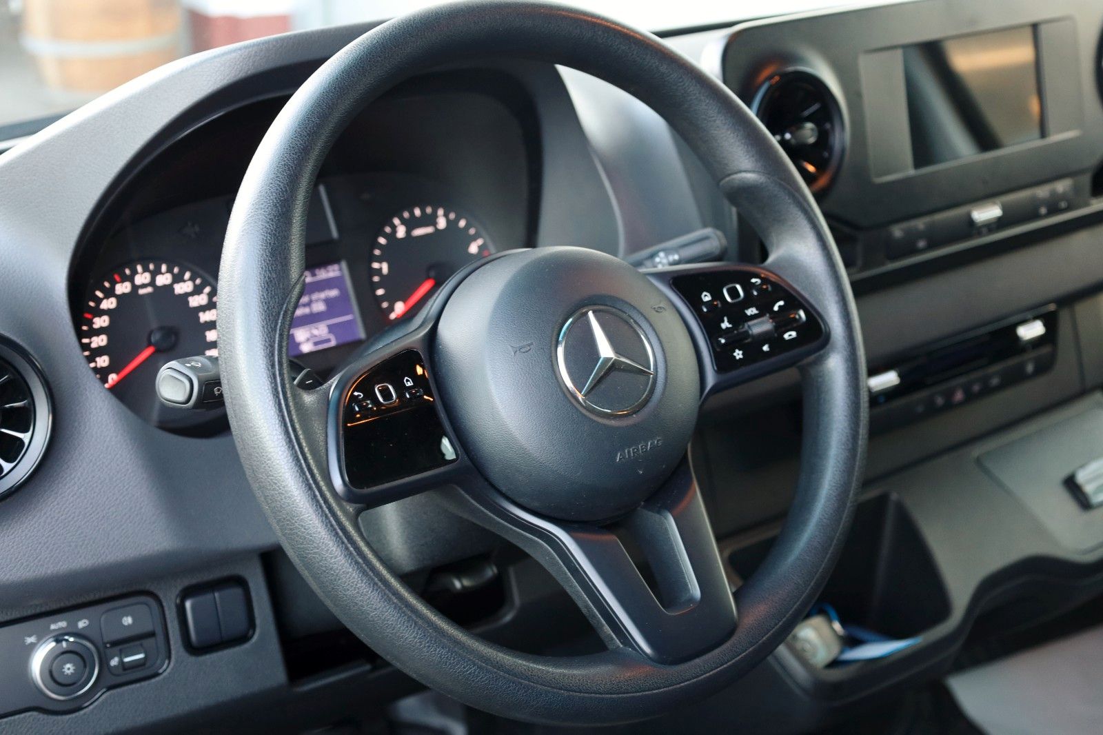 Fahrzeugabbildung Mercedes-Benz Sprinter III 319 CDI L3 / L4 Pharmamobil, MAXI