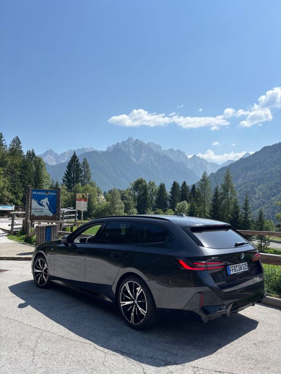Image of BMW 540