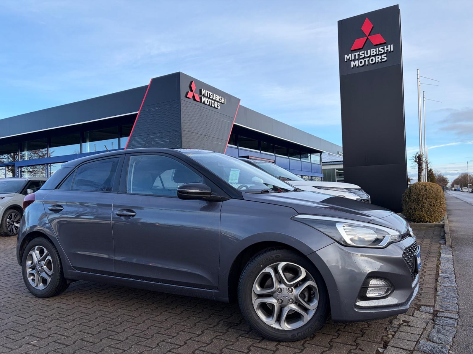 Hyundai i20 YES! Plus 1.0 MT*Navi*SHZ*LHZ*2-Tone*KlimaAT