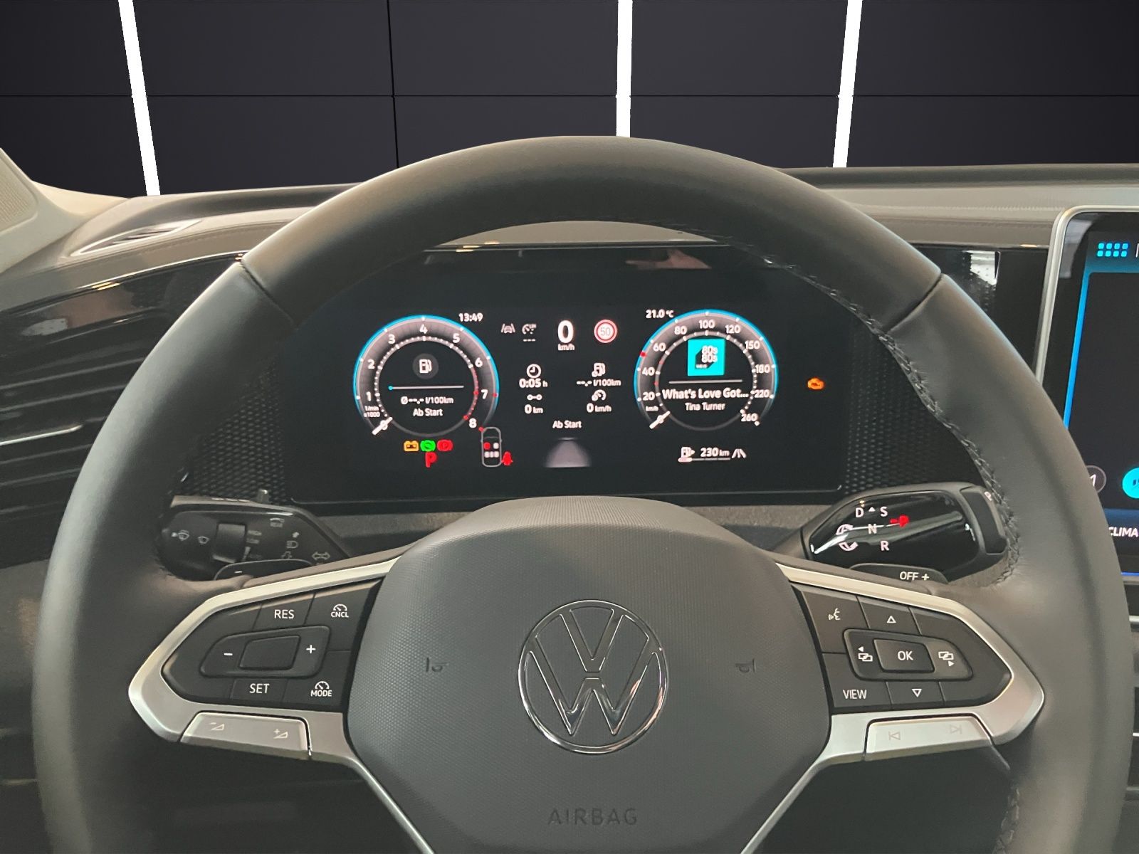 Fahrzeugabbildung Volkswagen Tiguan eTSI  DSG LED AHK RFK