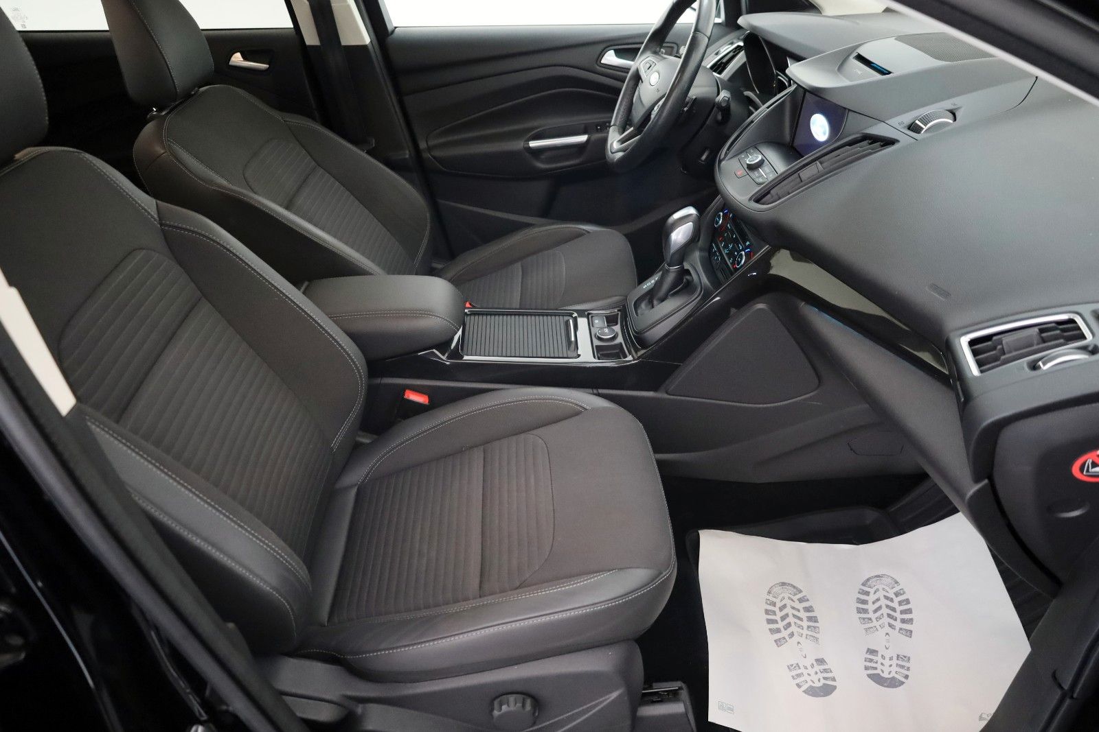 Fahrzeugabbildung Ford Kuga Titanium T.Leder,Navi,Keyless,SH,PDC,AHK