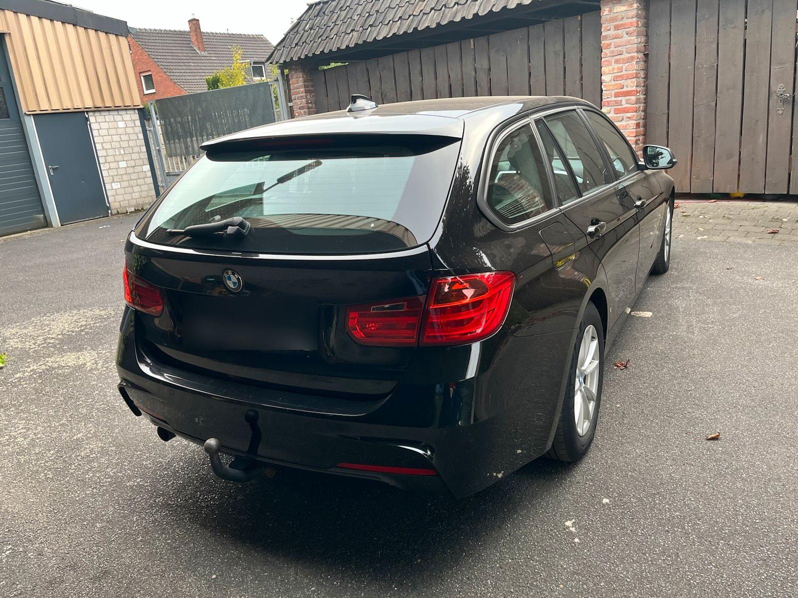 BMW 316 2013 — interior