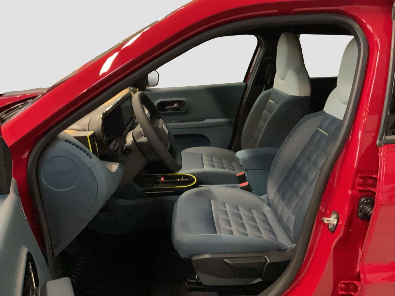 Fahrzeugabbildung Fiat Grande Panda Elektro La Prima + Winterpaket