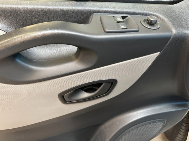 Renault Trafic *ServiceTÜV:NEU*UNFALLFREI*9-Sitzer*