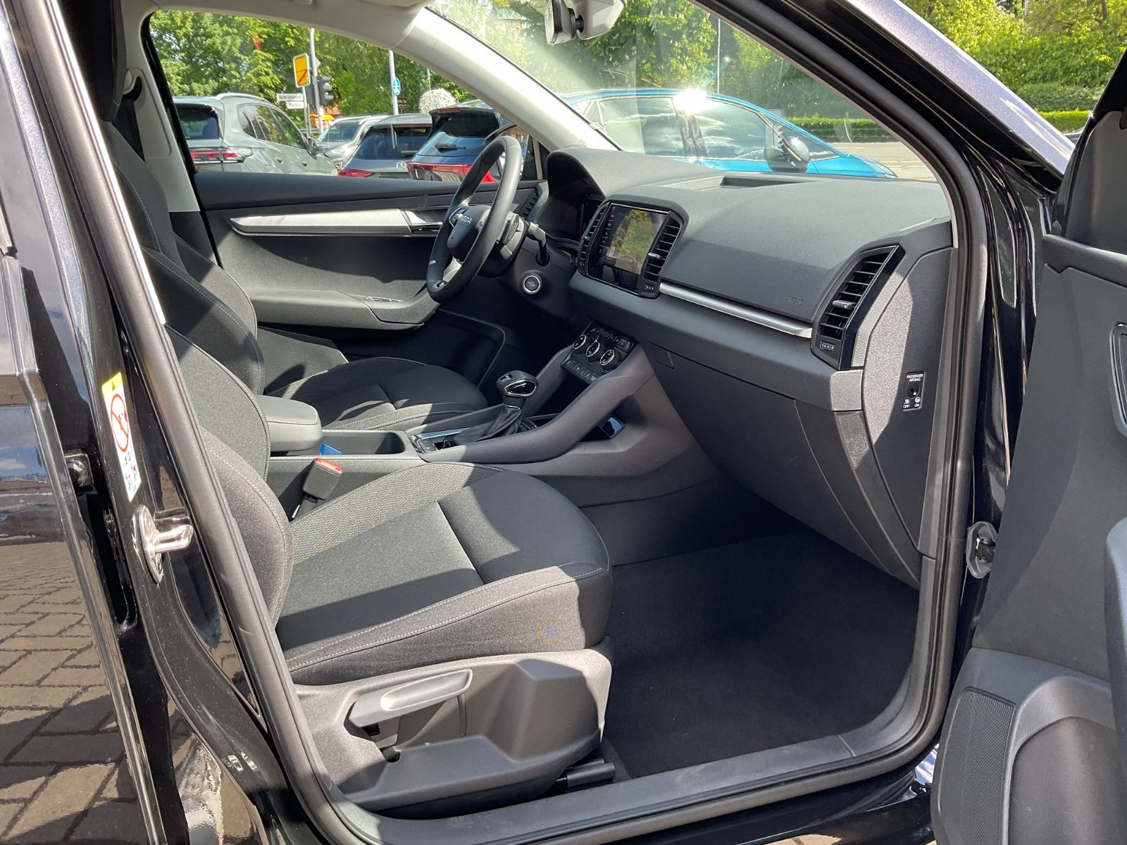 Fahrzeugabbildung SKODA Karoq 1.5l TSI ACT DSG,Navi,Kamera,LED,VirtualCo