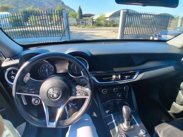 Alfa-Romeo Stelvio - 6