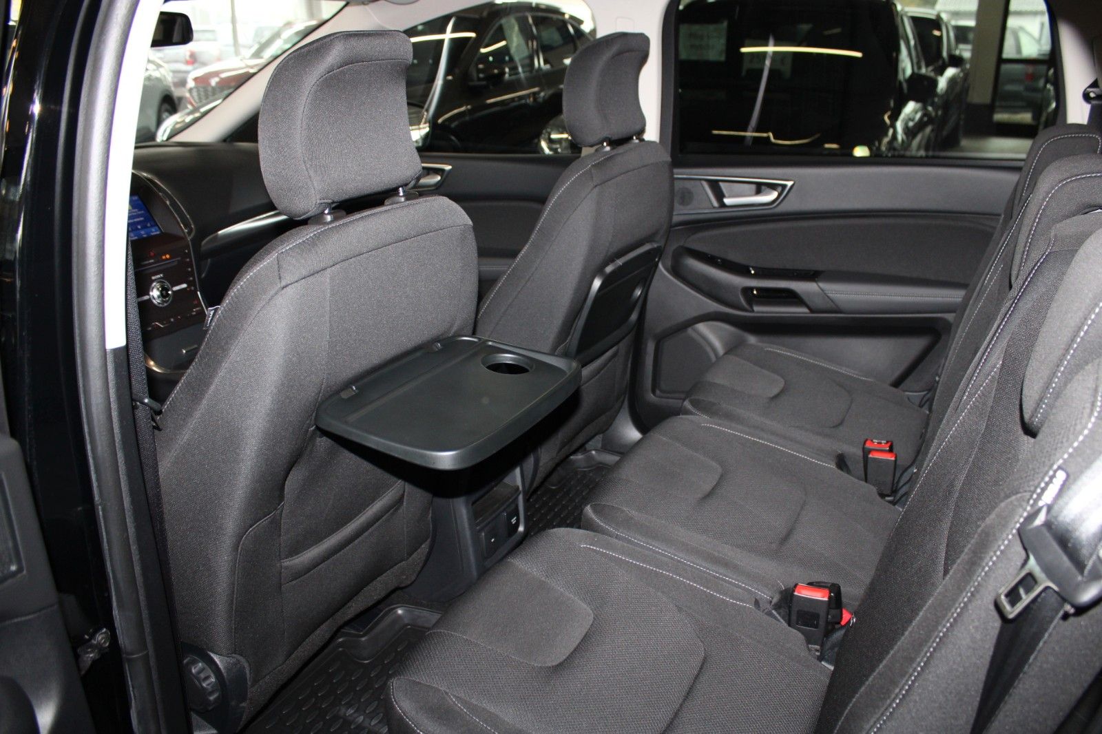 Fahrzeugabbildung Ford S-Max Titanium Automatik 7-Sitze AHK ACC CAM LED