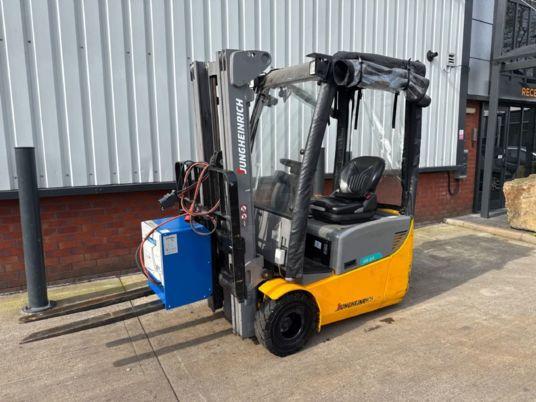 Jungheinrich EFG 113 SP / 1487 Std. / Gewicht 2950 Kg