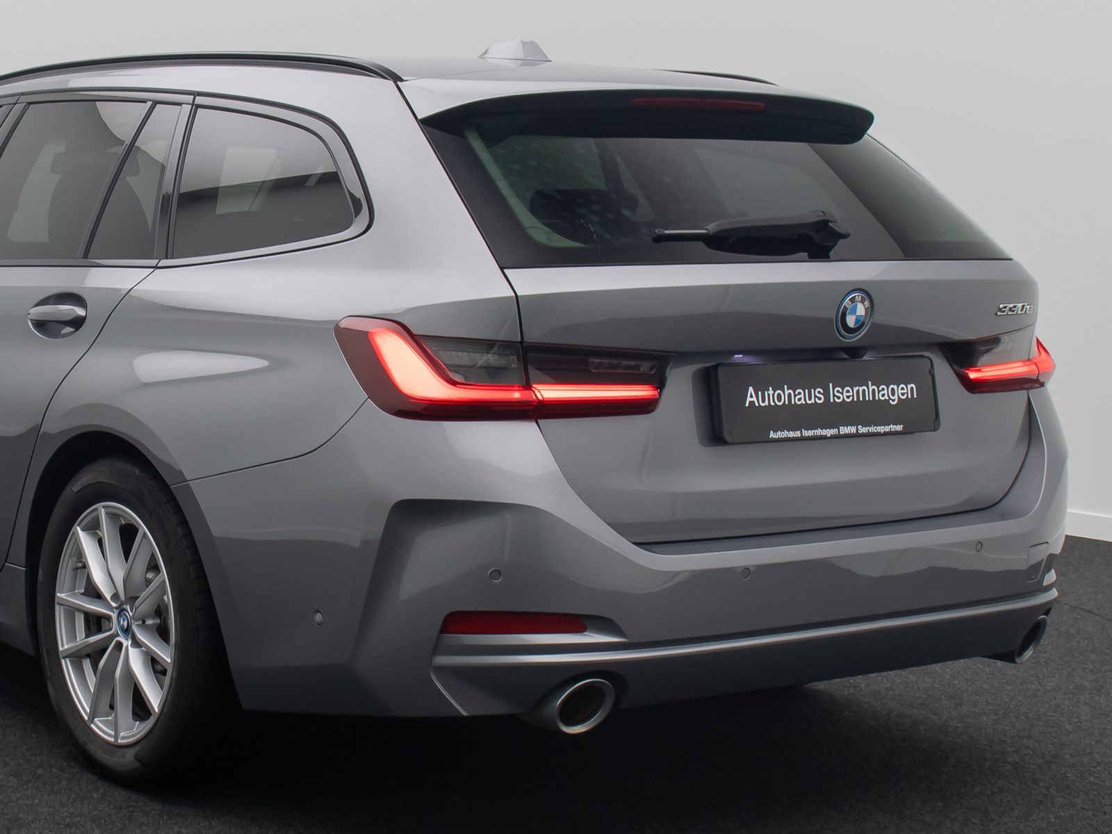 Fahrzeugabbildung BMW 330e Stop&Go Kamera DAB Komfort Leder Sport