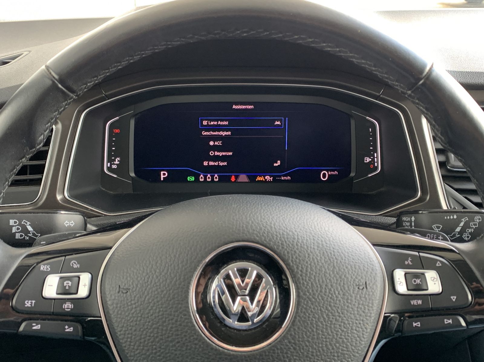Fahrzeugabbildung Volkswagen T-Roc 2.0 TDI*Style*Leder*LED*STHZ*ACC*Side*Cam*