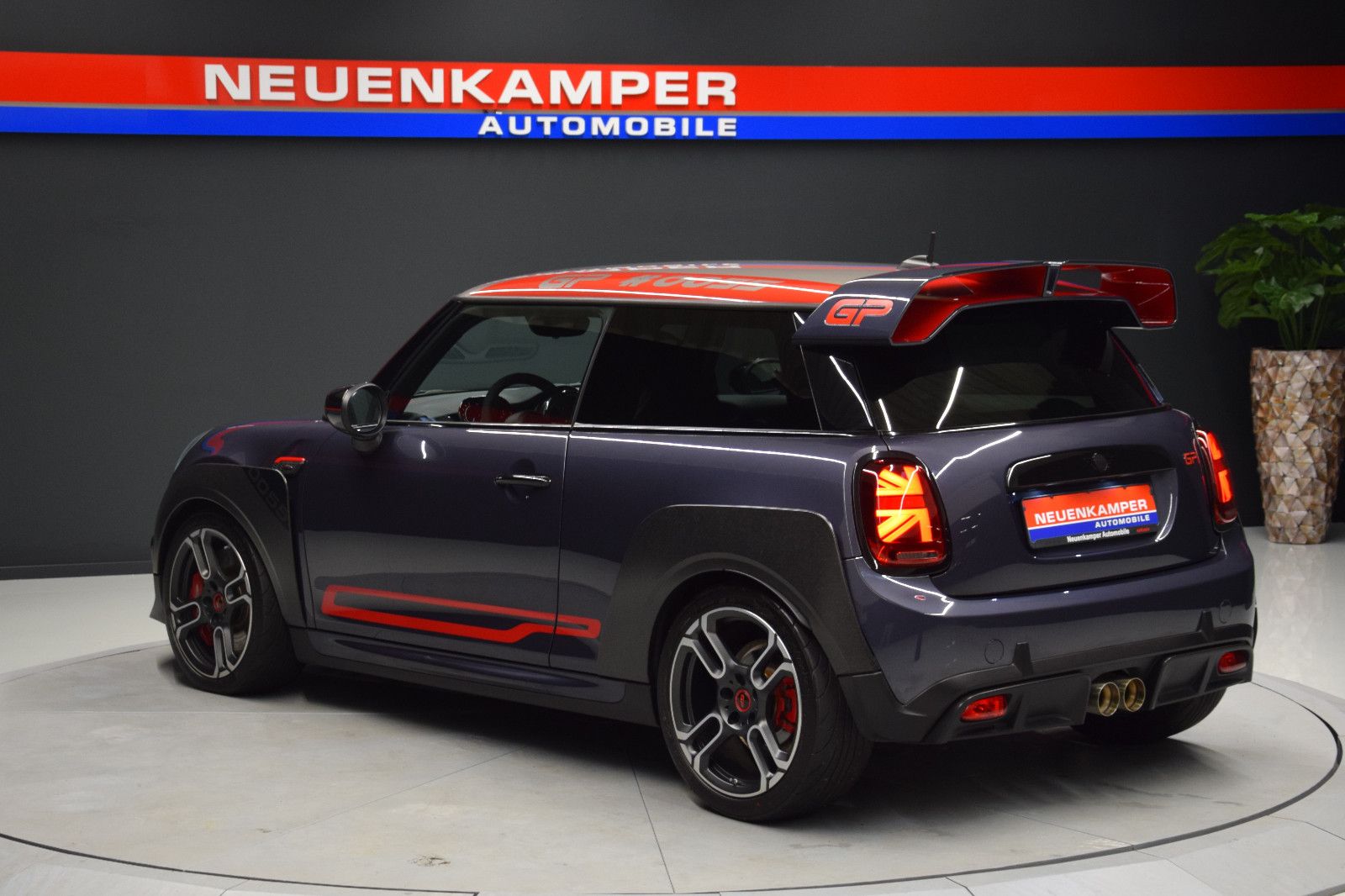 Fahrzeugabbildung MINI John Cooper Works GP #55 *Carbon Tempo. Schale