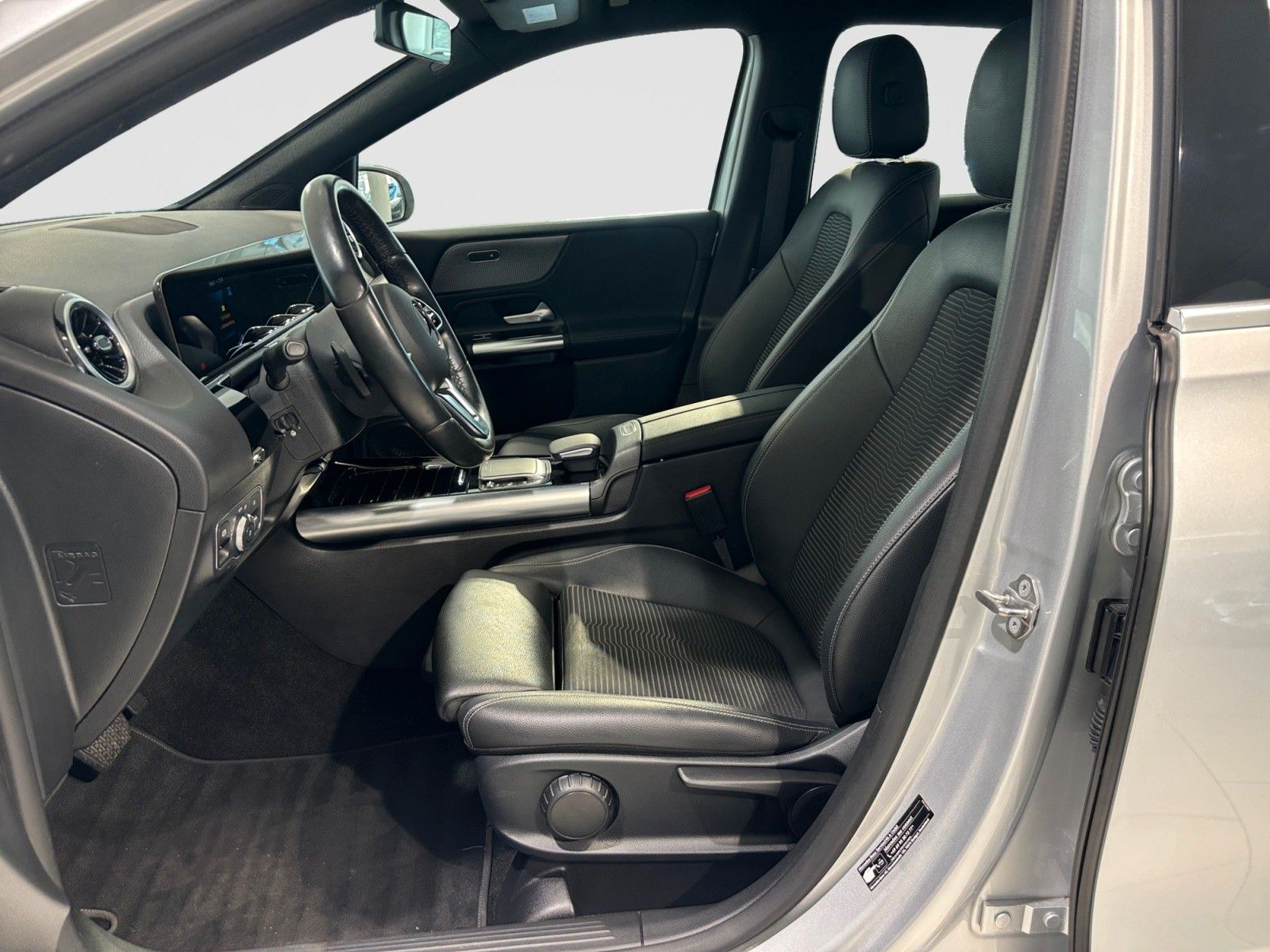 Mercedes-Benz B200 AUT 2.HD LED APP PARK NAV TEMP KLIMA SHZ foto 7