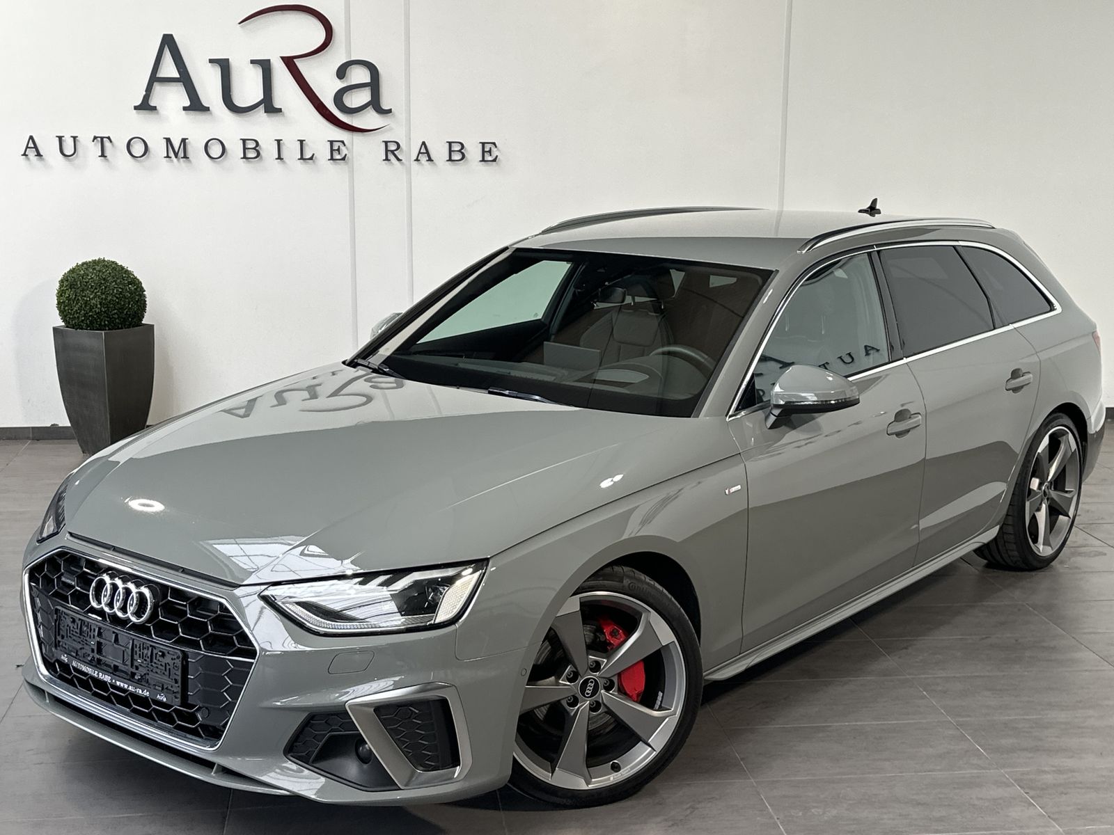 Fahrzeugabbildung Audi A4 Avant 40 TFSI S-Line Qu VCOCK+HUD+NAV+LED+ACC