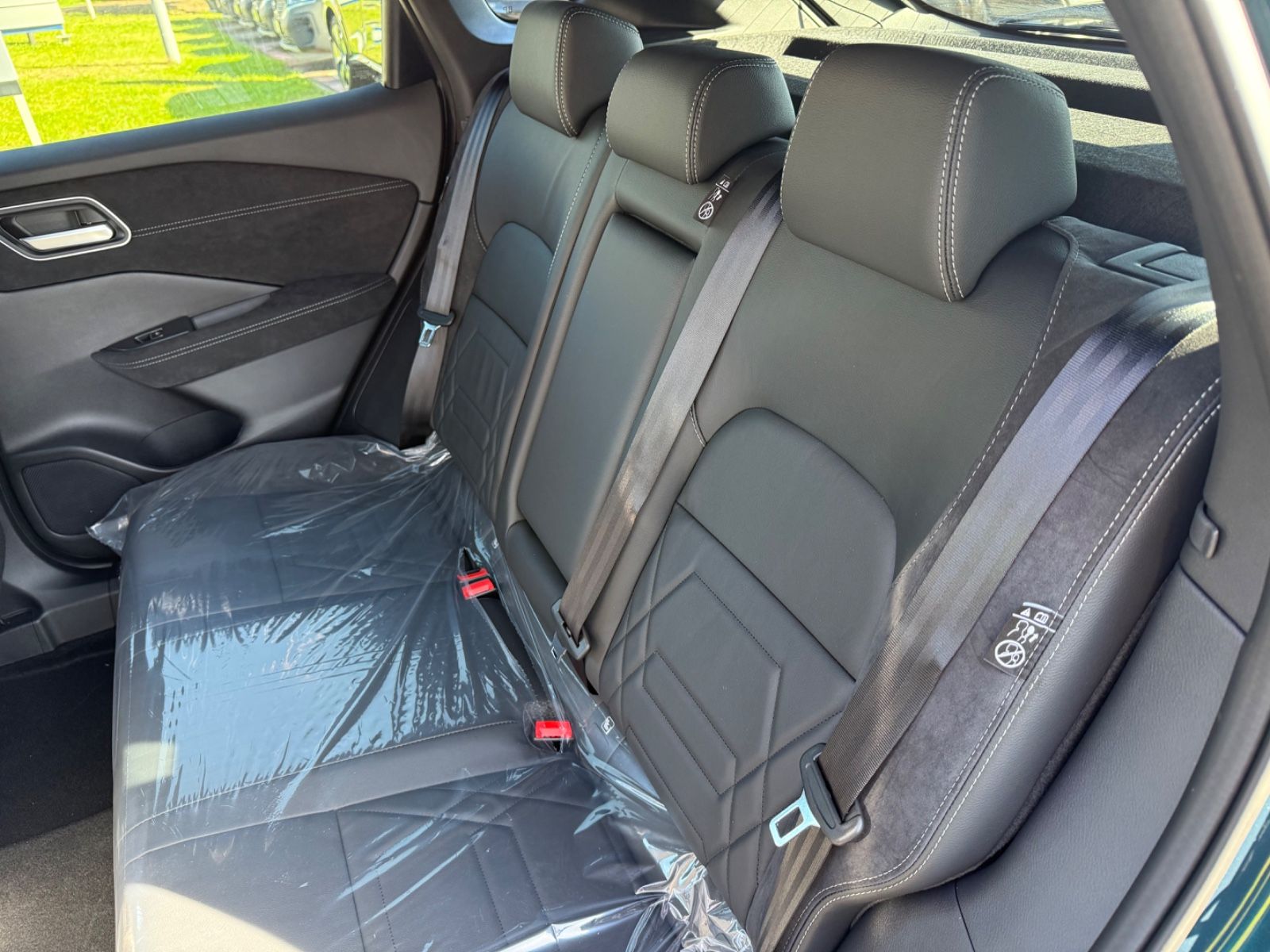 Fahrzeugabbildung Nissan Qashqai N-Design e-Power - Alcantara