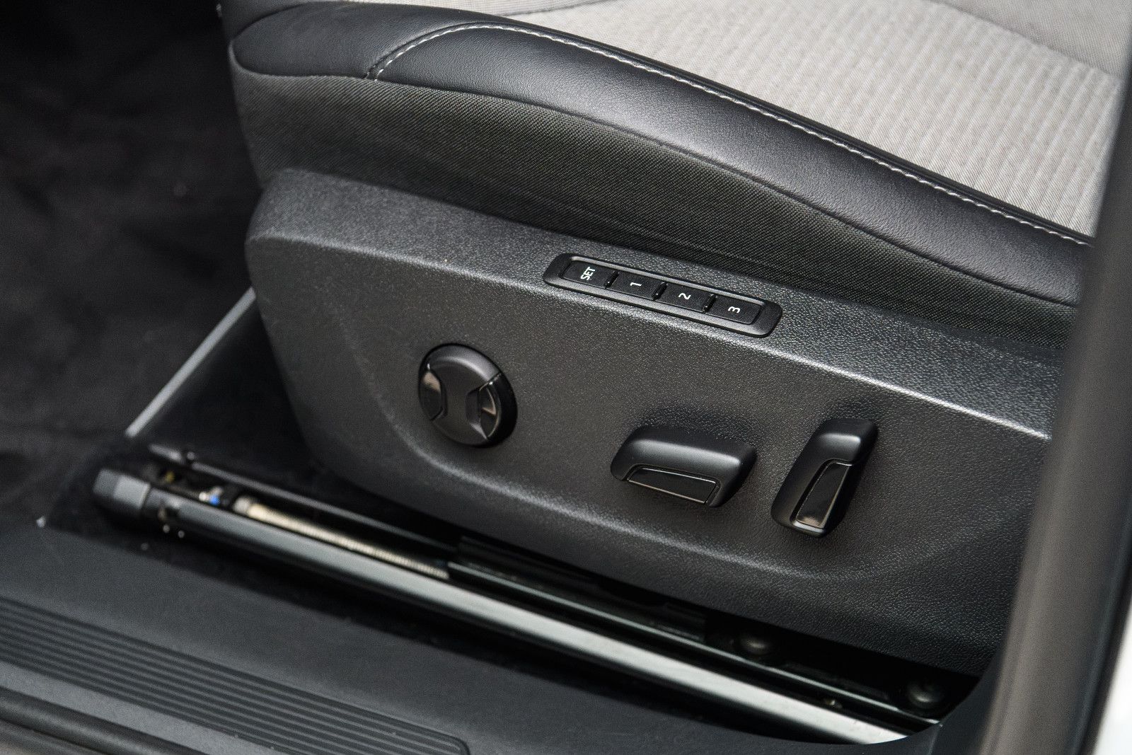 Fahrzeugabbildung SKODA Enyaq 80 +ACC +LED +CARPLAY