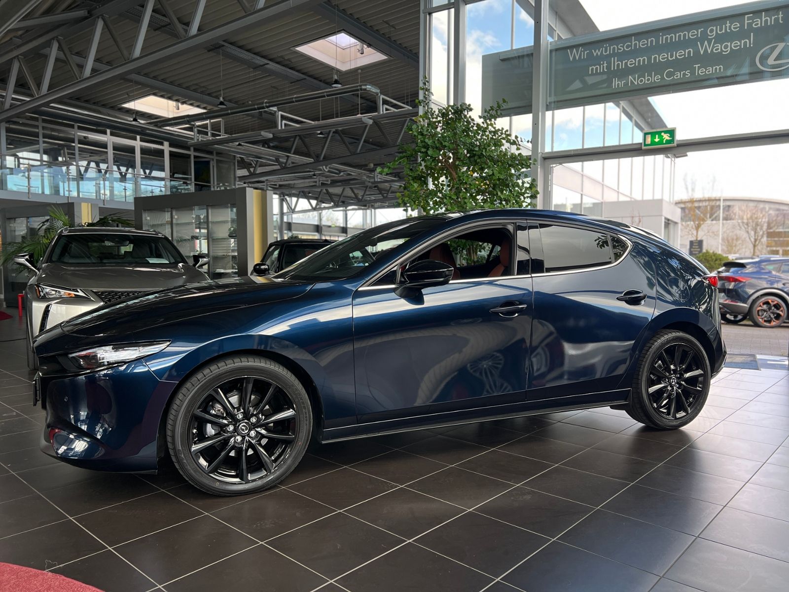 Fahrzeugabbildung Mazda 3 M Hybrid Nagisa BOSE MEMORY HUD NAVI RFK SHZ