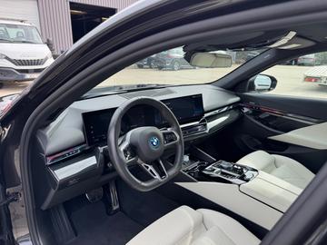 صورة مصغرة 36 لـ 2025 BMW I5